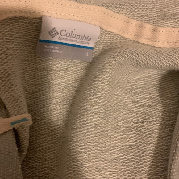 Columbia Woman’s Hoodie - Picture 5 of 6